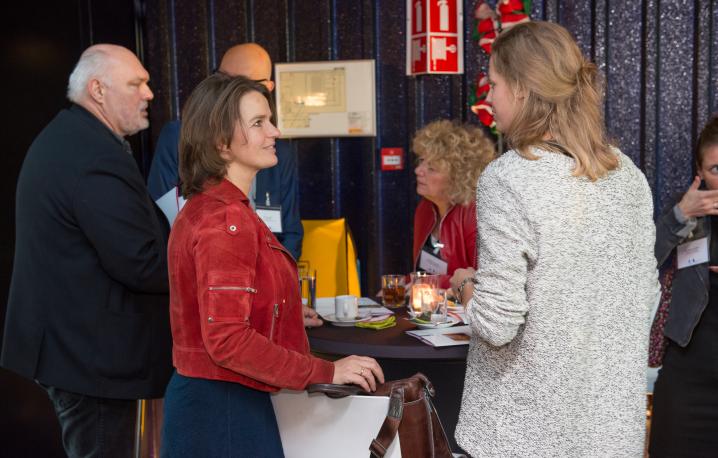 Deelnemers netwerkbijeenkomst ontmoeten elkaar in Rosmalen